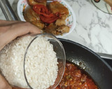 Foto del paso 4 de la receta: Arroz con solomillo de cerdo, chorizo y verduritas.🍚🐖🫑🍅🥕