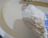 Foto langkah ke 2 dari resep Bolu kukus bunga mawar.