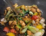 A picture of step 3 of Chicken in blackbean sauce.
