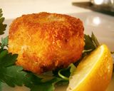 A picture of step 5 of Devilled Louisiana crab cakes with roasted red pepper & smoked paprika garlic mayo.
