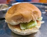 A picture of step 3 of Quick veg bun sandwich.