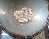 รูปขั้นตอนการทำที่ 2 ของ ผัดบวบใส่ไข่หมู