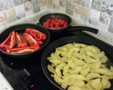 Foto del paso 5 de la receta: Churrascos a la plancha con tomatitos de pera, patatas y pimientos fritos