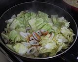 A picture of step 1 of [Farmhouse Recipe] Sauce Yakisoba.
