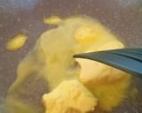 Foto langkah ke 2 dari resep Ayam Goreng Mentega Simpel.