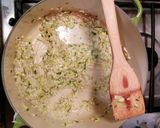A picture of step 2 of Zucchini risotto with white wine.