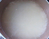 A picture of step 2 of Fluffy Egg-Drop Soup with Boiled Chicken Broth.