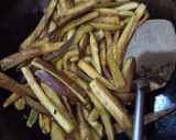 Foto langkah ke 3 dari resep Gaji Bokkeum (Tumis Terong Ala Korea).