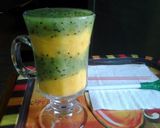 A picture of step 4 of Icy layered drink.