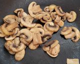 Foto del paso 1 de la receta: Ensalada de Espinacas y Champiñones muy Colorida