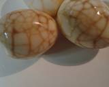 Pepperoni salad with marbled tea eggs recipe step 1 photo
