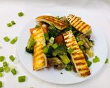 A picture of step 6 of Broccoli Carrot Mushroom Salad with Halloumi Cheese.