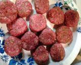 A picture of step 2 of curry mini patties in sauce.