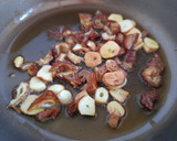 Foto del paso 2 de la receta: Acelgas en salsa de ajos con dátiles