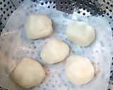 A picture of step 3 of Chick-shaped Japanese Traditional Sweets.
