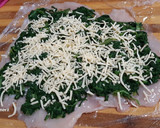 Foto del paso 3 de la receta: Pechuga de pollo rellena de espinacas y jamón serrano