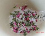 A picture of step 3 of Sakura Rice Balls - Great for Cherry Blossom Viewing.