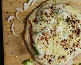 पिझ्झा विथ व्हाईट & रेड सॉस विदाऊट ओवन (no oven pizza recipe in marathi) रेसिपी स्टेप 9 फोटो