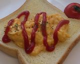 A picture of step 5 of Scrambled Eggs for Omurice.