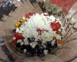 A picture of step 3 of Roasted Pepper Greek Salad.