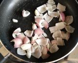A picture of step 1 of Kadai soya chunks.