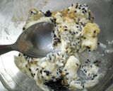 A picture of step 2 of Avocado Salad Stuffed with Tofu.