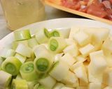 A picture of step 1 of Lightly Salted Stir-Fried Chicken and Cashew Nuts.
