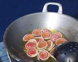 Foto langkah ke 8 dari resep Kuping Gajah Kemerdekaan Merah Putih 🇲🇨 simple tanpa telur.