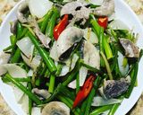 Hình bước làm 4 của món Dồi trường xào bông hành 🧅🌶️