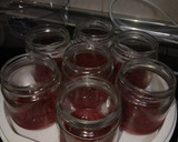Foto del paso 3 de la receta: Yogures cremosos de fresa en yogurtera