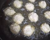 A picture of step 3 of Moong dal Dahi Vada.