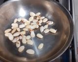 Foto del paso 7 de la receta: Arroz con shitake y almendras