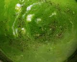 A picture of step 2 of Spinach soup.