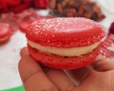 A picture of step 32 of Christmas French Macarons with Lemon Buttercream Frosting.