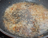 Foto del paso 2 de la receta: Cola de merluza a la plancha con salsa de tinta de sepia