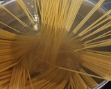 Foto del paso 1 de la receta: Spaghetti con Pomodorini, Acciughe e Capperi