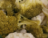 Foto del paso 1 de la receta: Tortitas de brócoli y coliflor para toddlers en 3 pasos