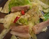 A picture of step 2 of Pasta with Salted Pork and Cabbage.
