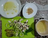 A picture of step 1 of Eggwhite scrambled eggs with veggies.