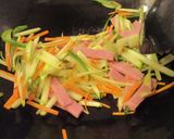 A picture of step 10 of Papaya Champuru (Okinawan Stir-Fry Dish).