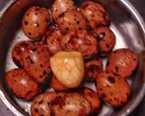 Foto langkah ke 4 dari resep Batik Telur Puyuh / Pindang Telur Puyuh / Marble Egg.