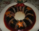 A picture of step 6 of Christmas Wreath Meatloaf.