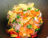 A picture of step 4 of Vegetables Pulao.