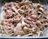 A picture of step 3 of Spicy Pork Burdock Cakes.