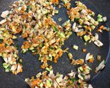 Foto del paso 2 de la receta: Dumplings con papel de arroz