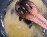 A picture of step 1 of Enchiladas sauce.