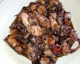 Foto langkah ke 4 dari resep Tumis Cumi Hitam Pedas.