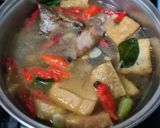 Foto langkah ke 3 dari resep Mangut Pedas Bumbu Iris.