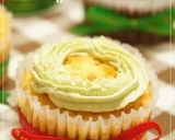 A picture of step 7 of Easy Christmas Cupcake Decorations.