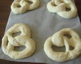 A picture of step 8 of Soft Pretzels.